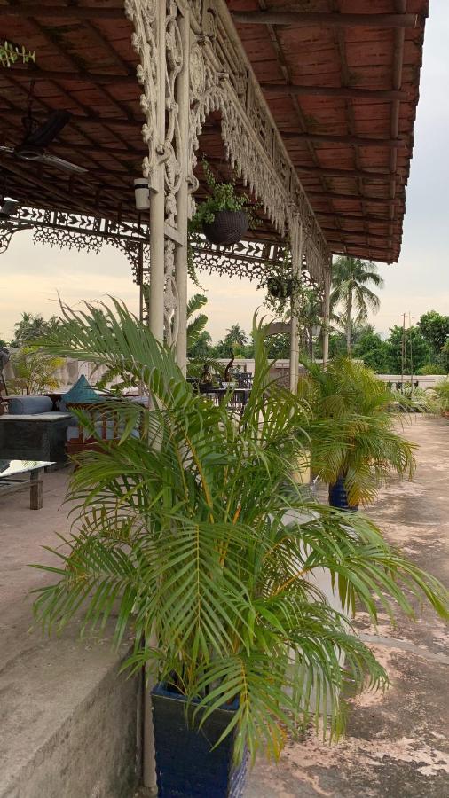 ホテル The Rajbari Bawali コルカタ エクステリア 写真
