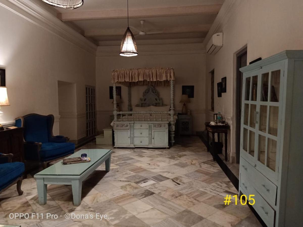 ホテル The Rajbari Bawali コルカタ エクステリア 写真