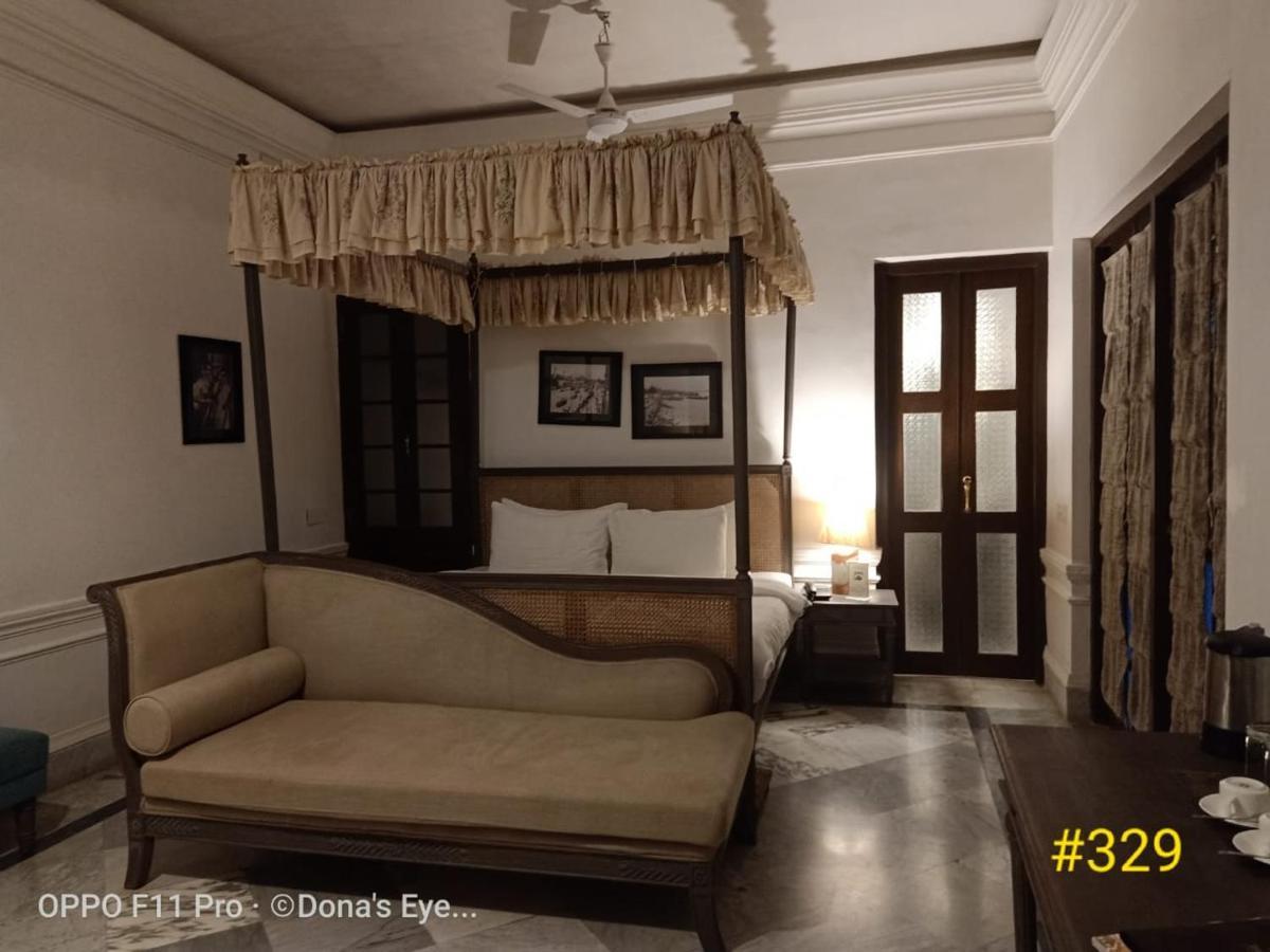ホテル The Rajbari Bawali コルカタ エクステリア 写真