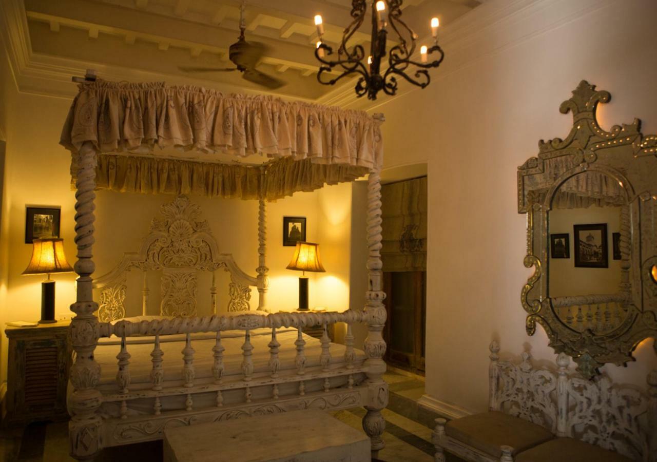 ホテル The Rajbari Bawali コルカタ エクステリア 写真